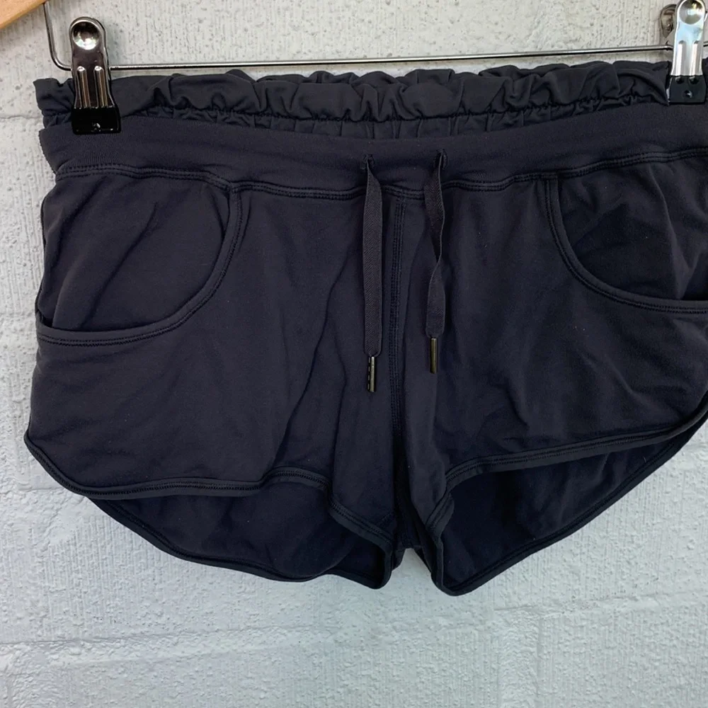 lululemon athletica Drawstring Running With Liner Gray Shorts size 4